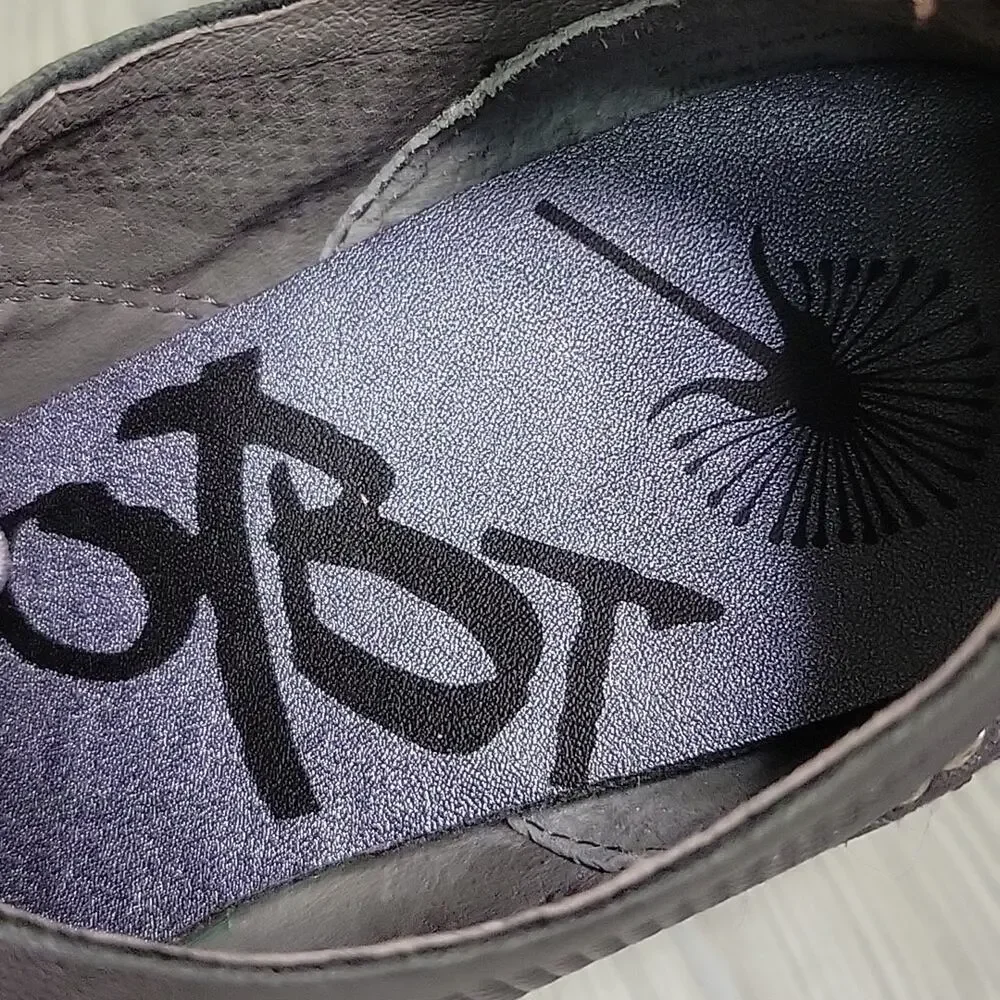 OTBT Star Dust Grey Leather Lace Up Sneakers Womens Size 6.5 NEW